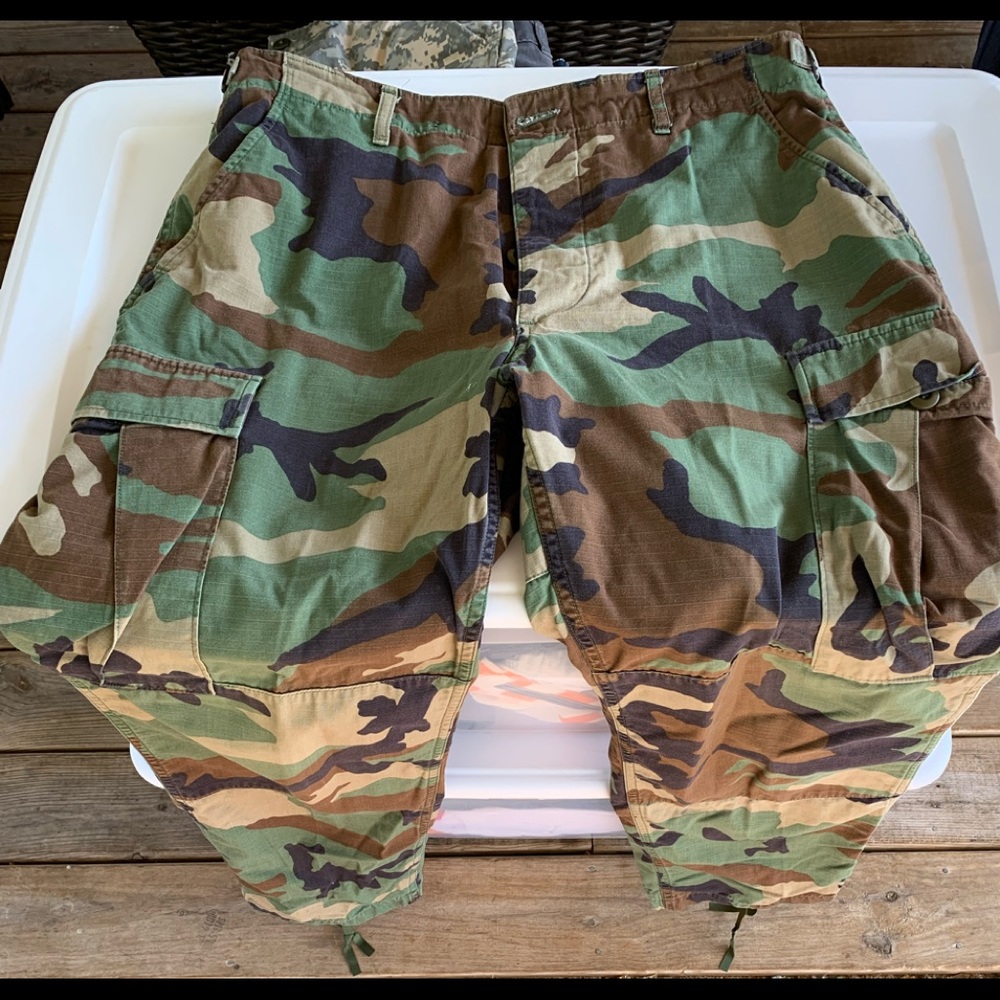 Mens camouflage pants.  Medium/long